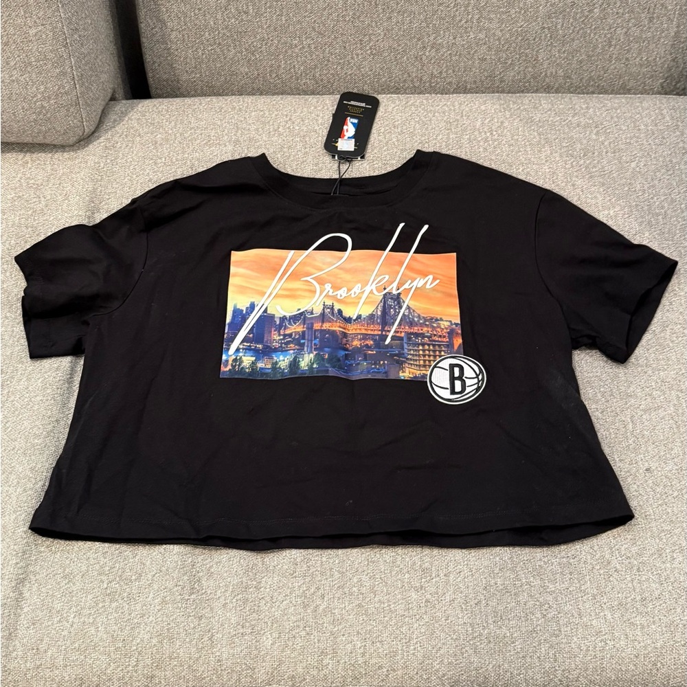Brooklyn Nets Black Graphic Crop Tee